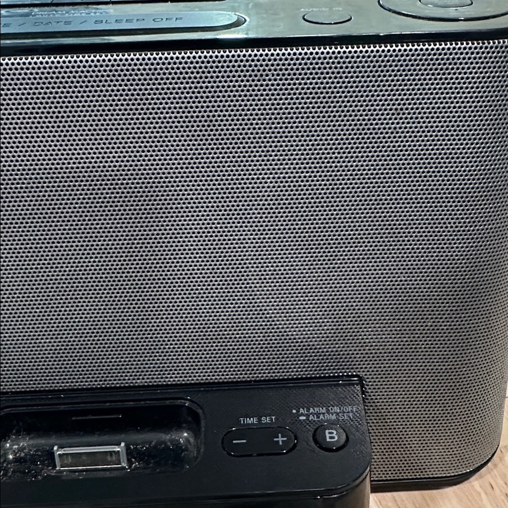 Dream Machine Sony ICF-CS10iP FM Clock Radio ipod Iphone Dock No Remote - Picture 9 of 15